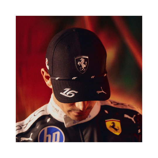 Czapka z daszkiem Charles Leclerc Singapore GP Scuderia Ferrari F1 2026