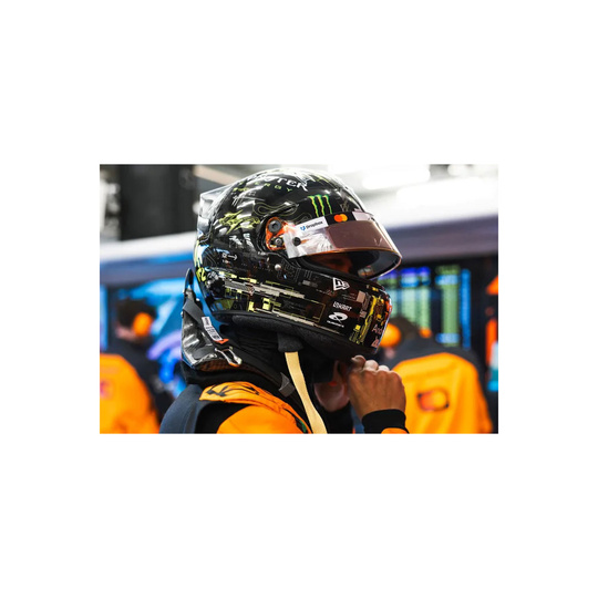 Model 1:5 kask Lando Norris Bahrain Testing McLaren F1 2025