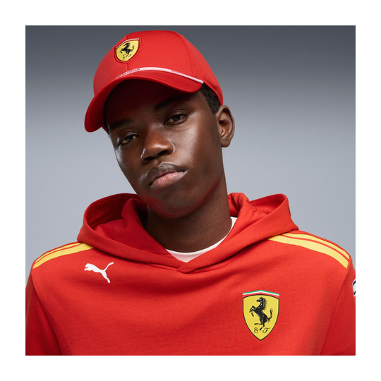 Czapka z daszkiem Classic Scuderia Ferrari F1 2026 czerwona