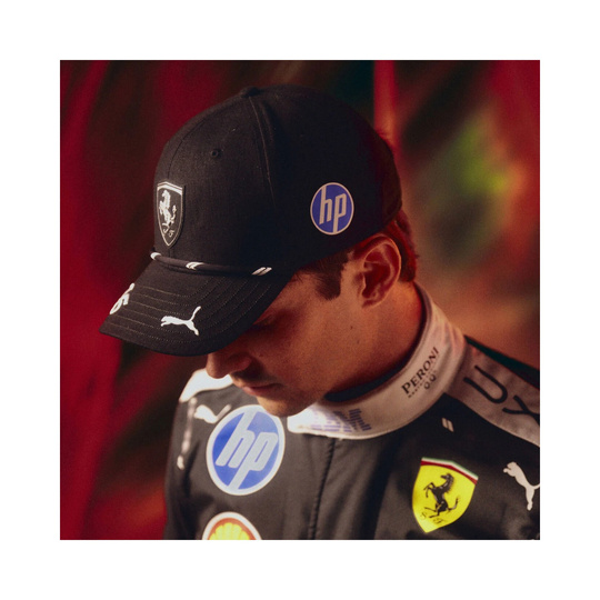 Czapka z daszkiem Charles Leclerc Singapore GP Scuderia Ferrari F1 2026