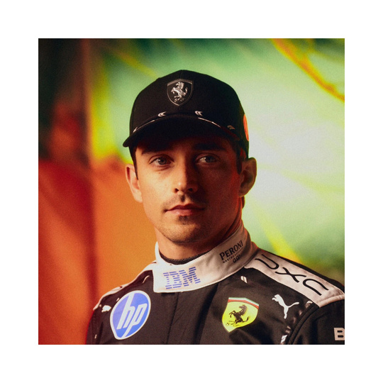 Czapka z daszkiem Charles Leclerc Singapore GP Scuderia Ferrari F1 2026